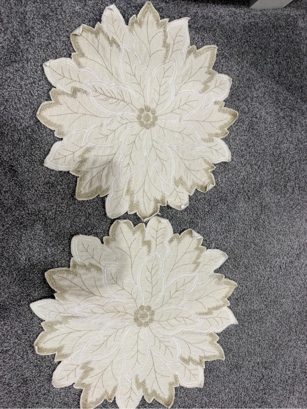 Elegant Cream Floral Placemat Set - 2-Pack